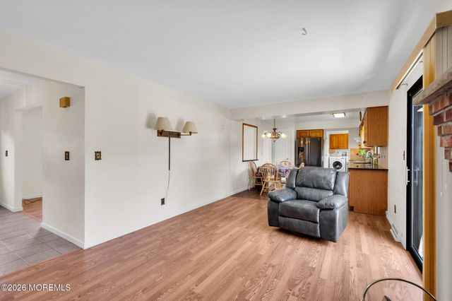 202 Yvonne Drive, Toms River, NJ 08753