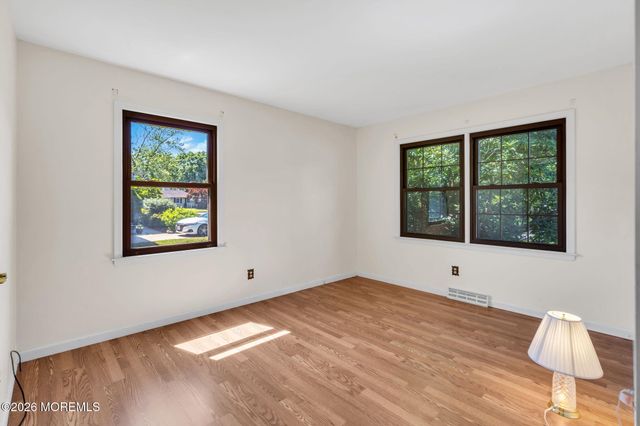 202 Yvonne Drive, Toms River, NJ 08753