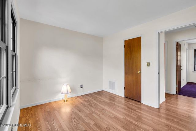 202 Yvonne Drive, Toms River, NJ 08753