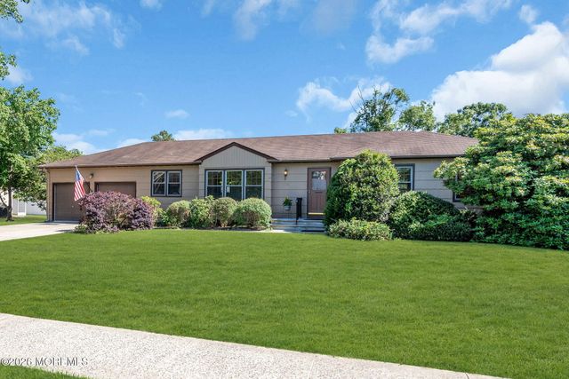 202 Yvonne Drive, Toms River, NJ 08753