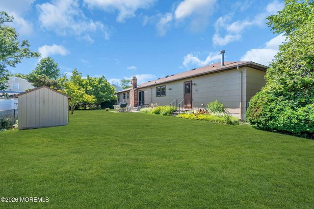 202 Yvonne Drive, Toms River, NJ 08753