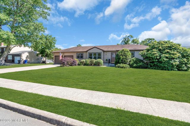 202 Yvonne Drive, Toms River, NJ 08753