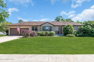 202 Yvonne Drive, Toms River, NJ 08753