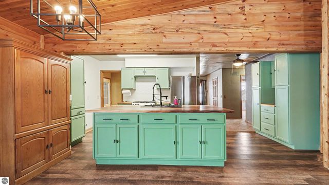 288 30th Avenue, Six Lakes, MI 48886