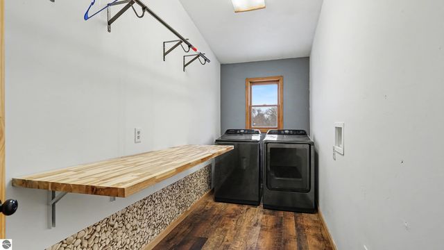 288 30th Avenue, Six Lakes, MI 48886