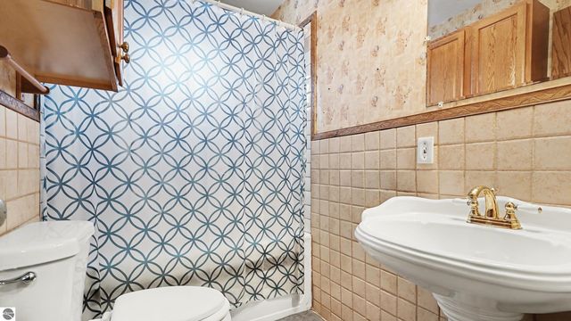 288 30th Avenue, Six Lakes, MI 48886