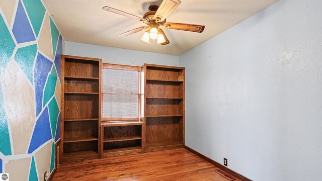 288 30th Avenue, Six Lakes, MI 48886