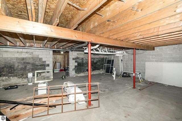 288 30th Avenue, Six Lakes, MI 48886