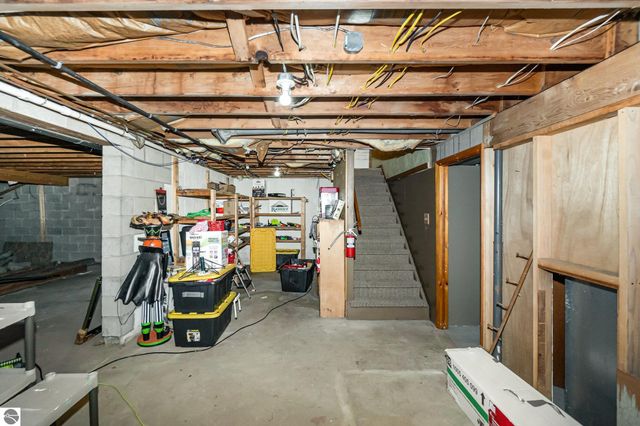 288 30th Avenue, Six Lakes, MI 48886