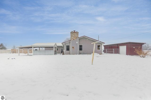 288 30th Avenue, Six Lakes, MI 48886