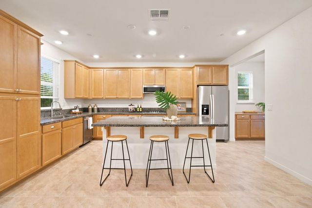 2800 High Tide Ave, Sacramento, CA 95833