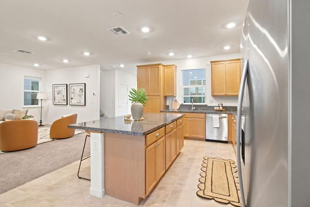 2800 High Tide Ave, Sacramento, CA 95833