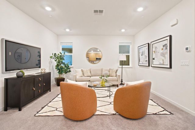 2800 High Tide Ave, Sacramento, CA 95833