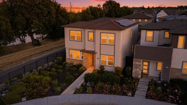 2800 High Tide Ave, Sacramento, CA 95833