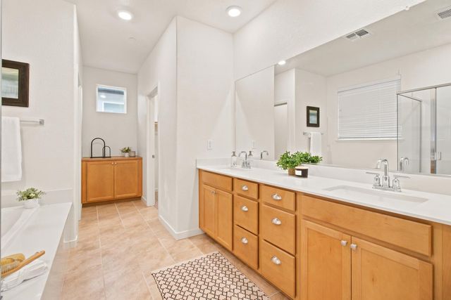 2800 High Tide Ave, Sacramento, CA 95833
