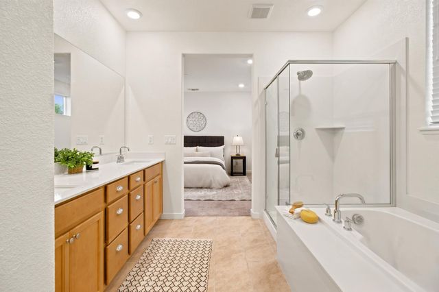 2800 High Tide Ave, Sacramento, CA 95833