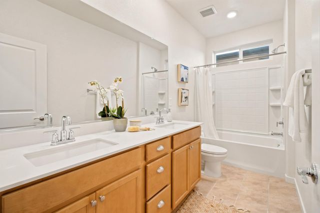 2800 High Tide Ave, Sacramento, CA 95833