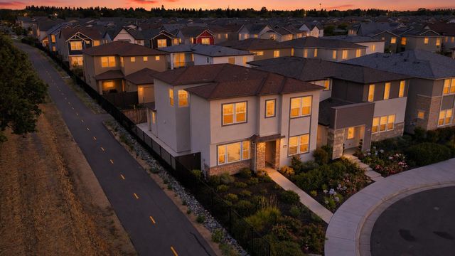 2800 High Tide Ave, Sacramento, CA 95833