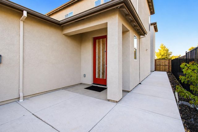 2800 High Tide Ave, Sacramento, CA 95833
