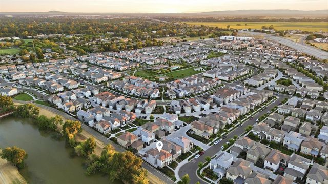 2800 High Tide Ave, Sacramento, CA 95833