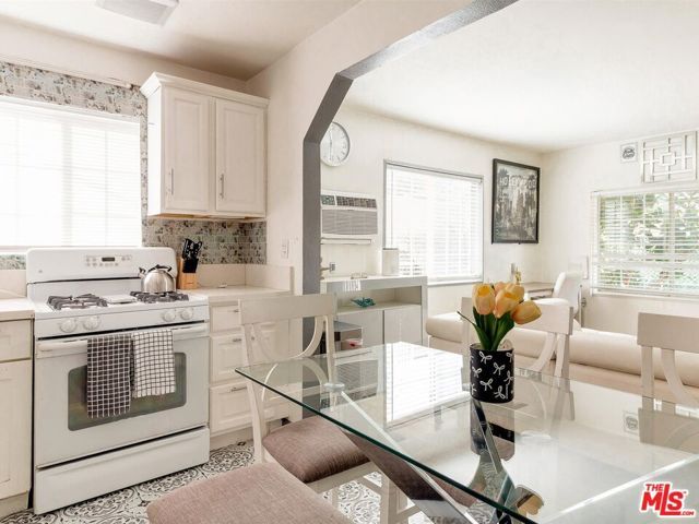 138 S Madison Avenue, Los Angeles, CA 90004