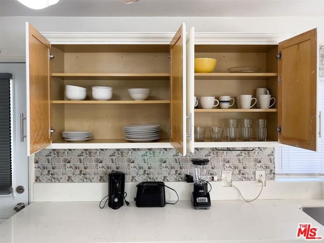 138 S Madison Avenue, Los Angeles, CA 90004