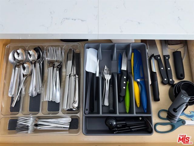 138 S Madison Avenue, Los Angeles, CA 90004