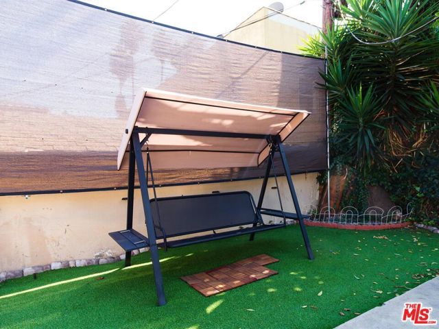 138 S Madison Avenue, Los Angeles, CA 90004