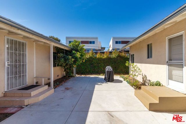 138 S Madison Avenue, Los Angeles, CA 90004