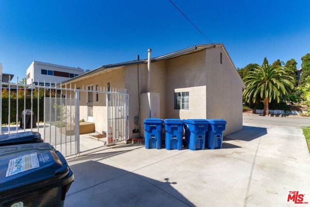 138 S Madison Avenue, Los Angeles, CA 90004