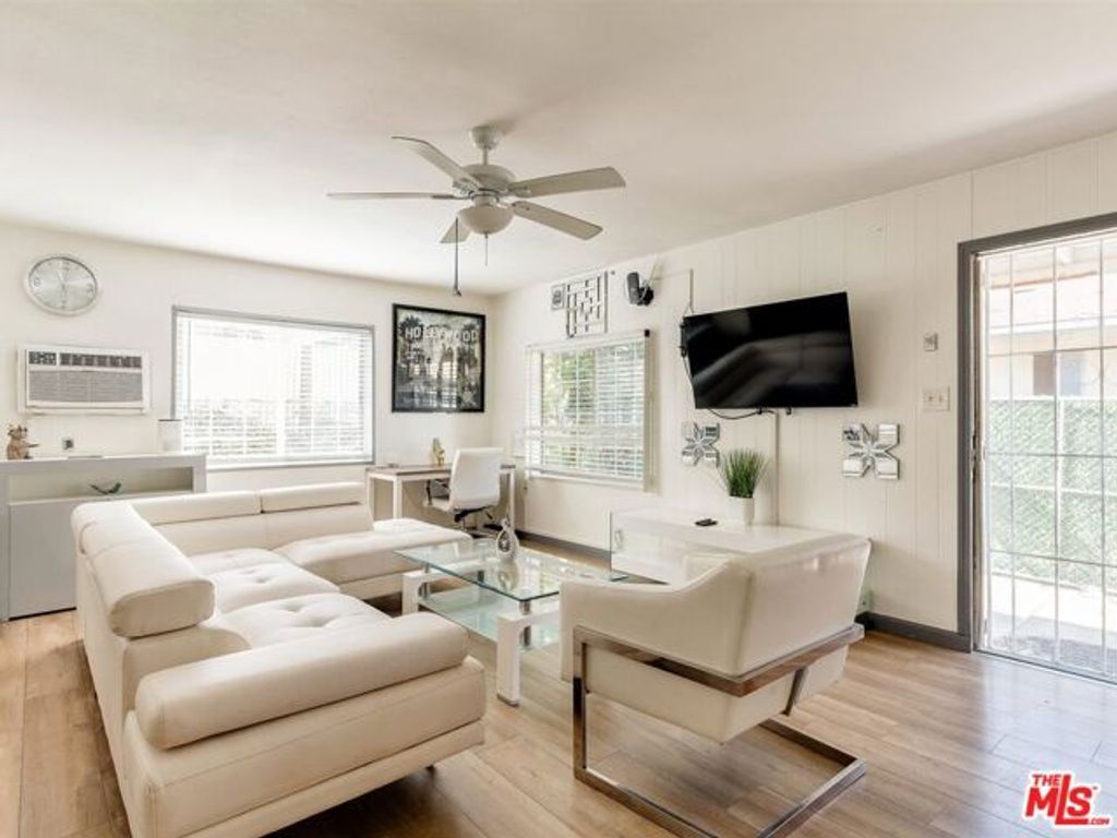 138 S Madison Avenue, Los Angeles, CA 90004