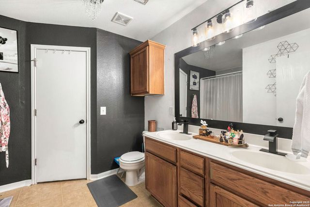 321 Zebra Dr, Kyle, TX 78640