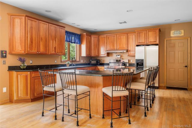145 Baldwin Place, Cutchogue, NY 11935