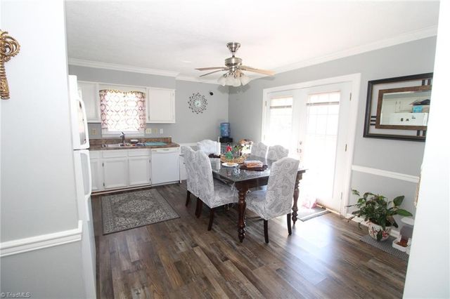 307 COLLEGE Road, Greensboro, NC 27410