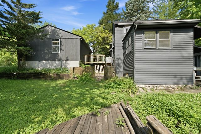 306 N Cresthill Avenue, Mchenry, IL 60051