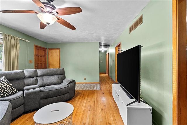 3549 N 60th Street, Kansas City, KS 66104