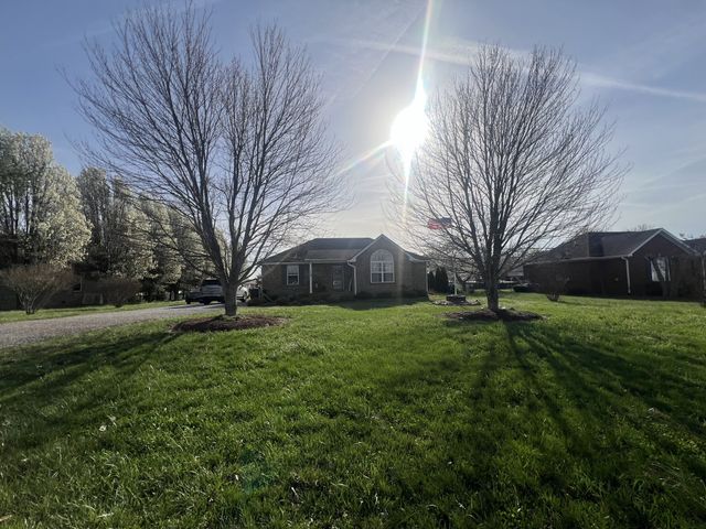 119 Irish Oaks Dr, Portland, TN 37148
