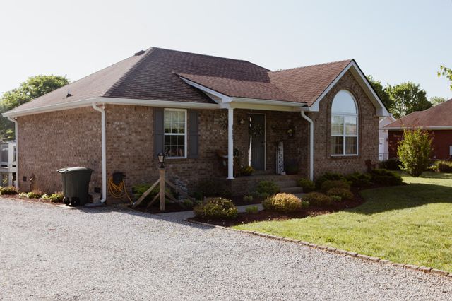 119 Irish Oaks Dr, Portland, TN 37148