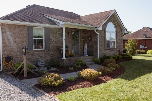 119 Irish Oaks Dr, Portland, TN 37148
