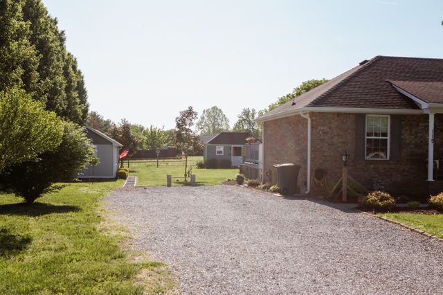 119 Irish Oaks Dr, Portland, TN 37148