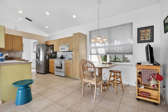 5176 Ventura Drive 5176, Delray Beach, FL 33484