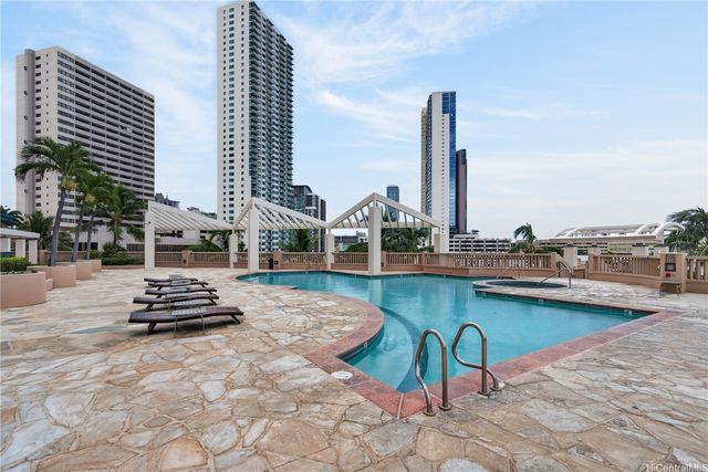 600 Queen Street 2703, Honolulu, HI 96813