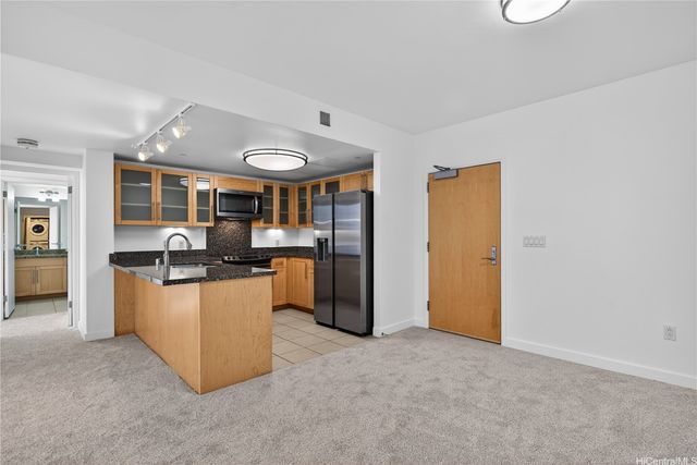 600 Queen Street 2703, Honolulu, HI 96813