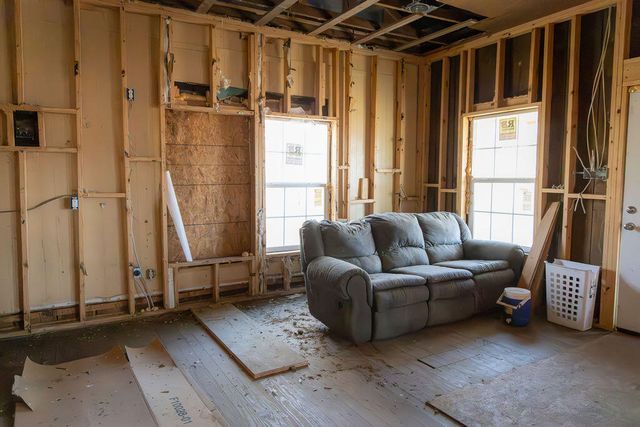 905 N Texas St, Deridder, LA 70634