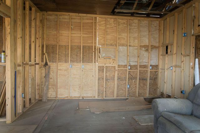 905 N Texas St, Deridder, LA 70634