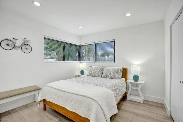 1001 SE 13th Court, Deerfield Beach, FL 33441