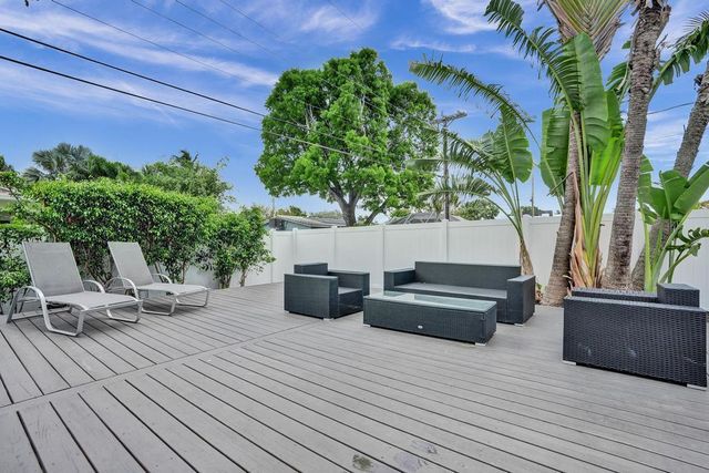 1001 SE 13th Court, Deerfield Beach, FL 33441