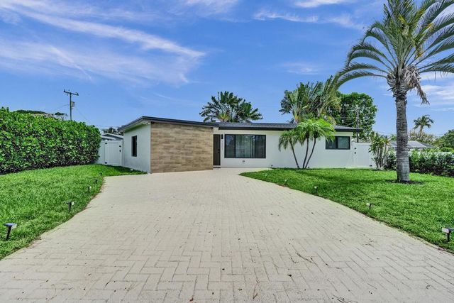 1001 SE 13th Court, Deerfield Beach, FL 33441
