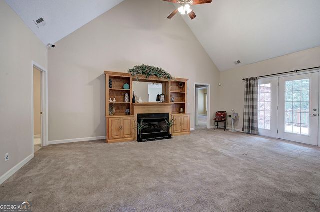 20 Spring Lake Trail NE, White, GA 30184