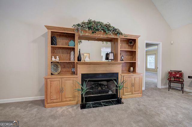 20 Spring Lake Trail NE, White, GA 30184